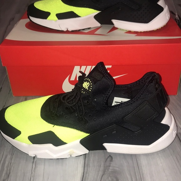 nike air huarache drift volt